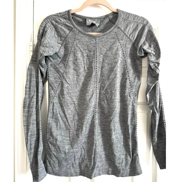 ATHLETA Foothill Long Sleeve Nylon Shirt Top Heathered Gray - Women’s Small - Picture 2 of 5